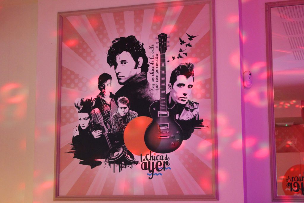 Detalle de la decoración de La Chica de Ayer